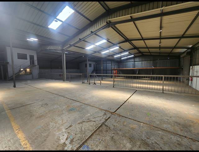 1,800M² WAREHOUSE TO LET IN WADEVILLE